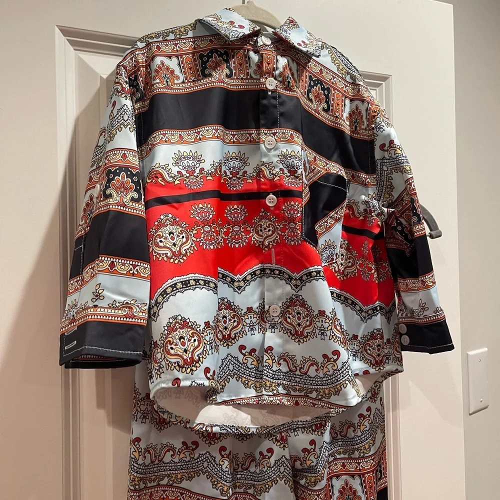 NWOT Ivy Greis Kids Red and Black Patterned Set